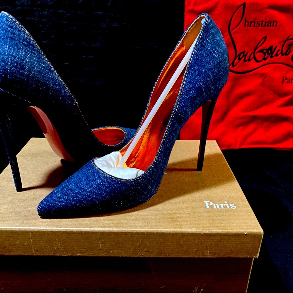 NIB Louboutin in Miss Denim. So Kate 38.5